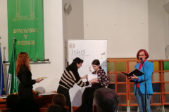 Učenci OŠ Raka na podelitvi likovnega natečaja